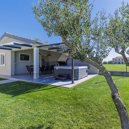 Civitan By Interhome Brtonigla