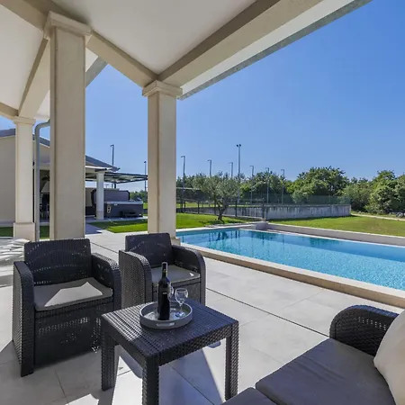 Civitan By Interhome בית נופש ברטוניגלה