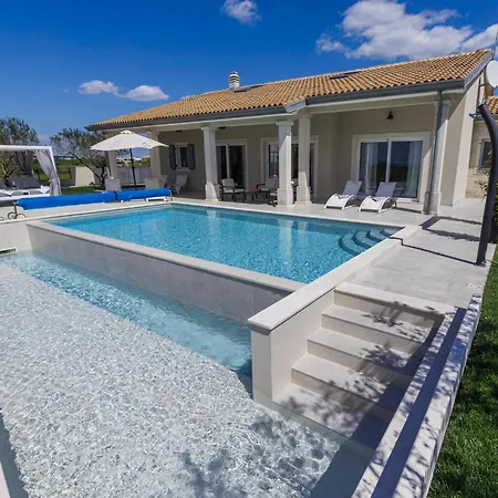 Civitan By Interhome בית נופש ברטוניגלה