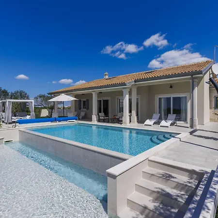 בית נופש Civitan By Interhome ברטוניגלה