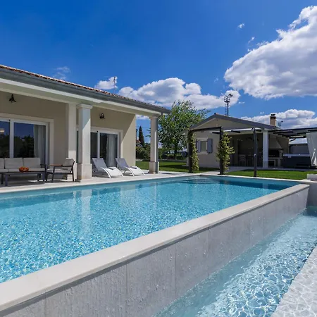 Civitan By Interhome ברטוניגלה